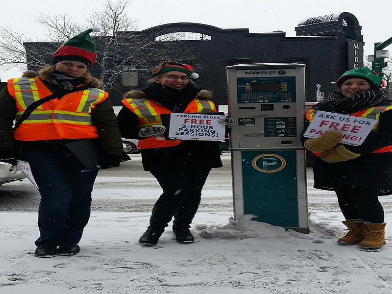 Calgary holiday elves giveaway free parking to encourage shopping at local businesses - image