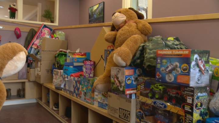 Family who needed Saskatoon’s Ronald McDonald House gives back this holiday season - image