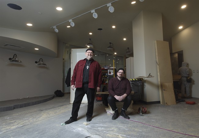 West Edmonton Mall chapel to look like Starbucks with hockey - image