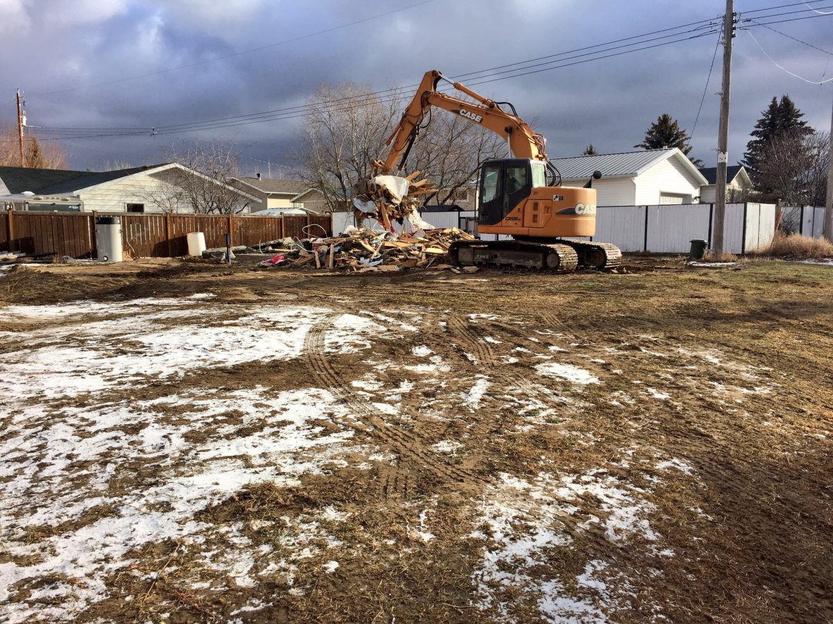 Alberta man has brand new house demolished after court finds he built