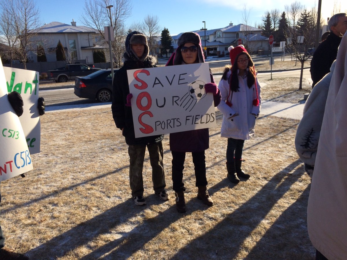 Frustrations mount over townhouse project in Edmonton’s Twin Brooks