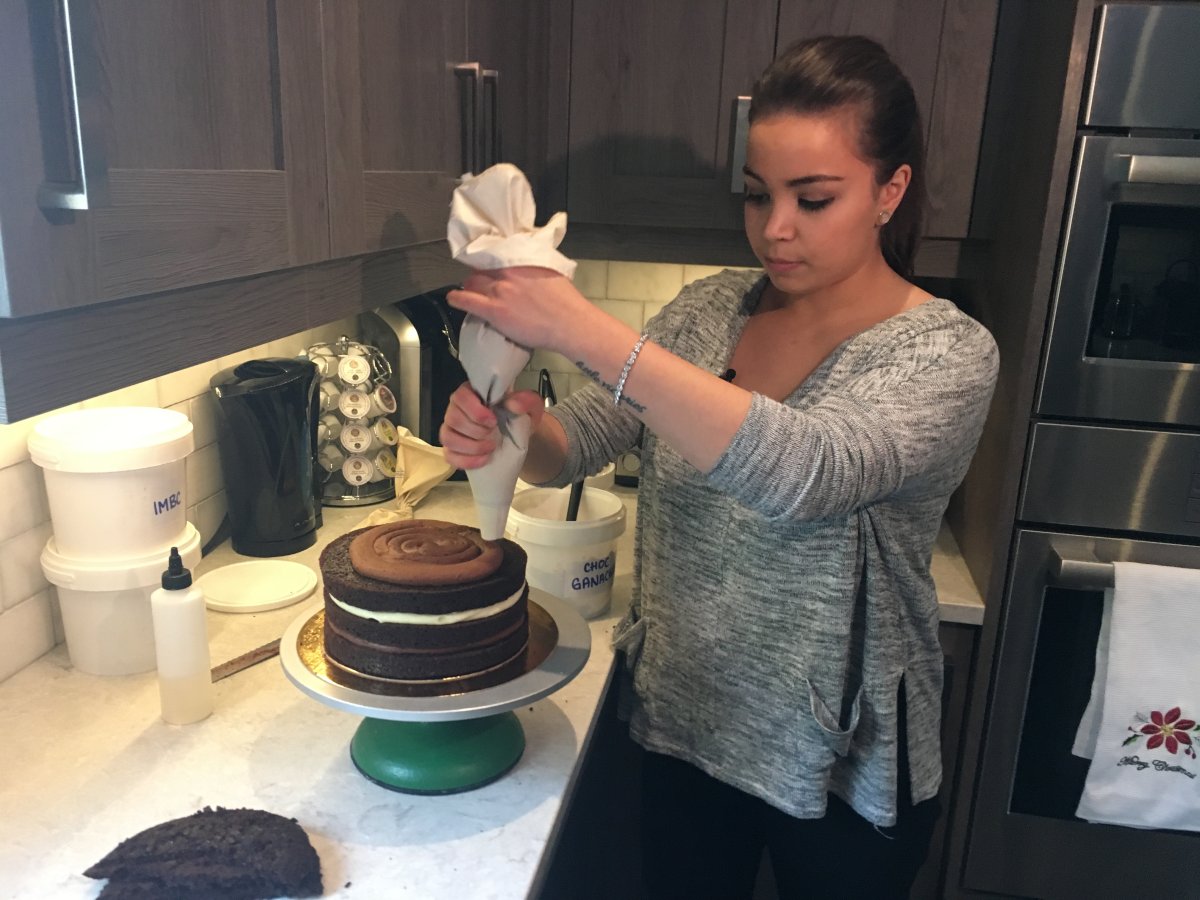 23-year-old Kirsten Lund baking in her Pointe-Claire home. Wednesday, December 28, 2016.
