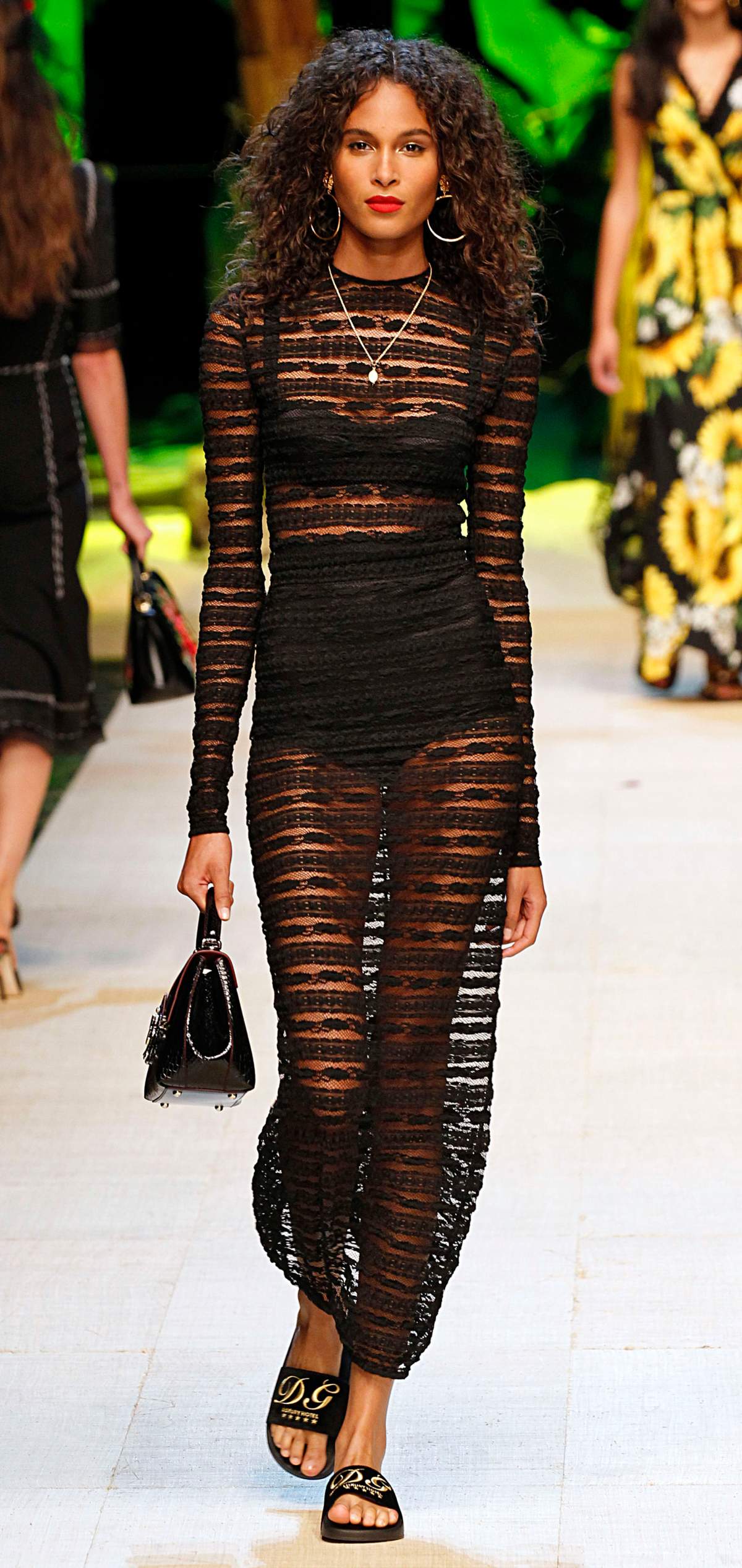 The weirdest fashion trends from 2016 and three more to look forward to in 2017 - image