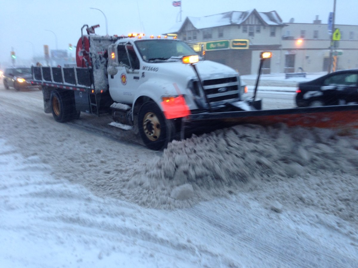 Pictures and video capture winter storm in southern Manitoba - Winnipeg ...