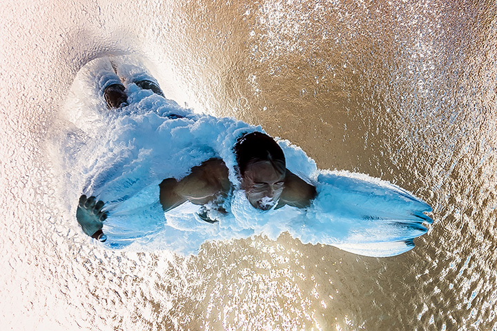 A picture taken with an underwater camera shows Britain’s Thomas Daley competing in the men’s 10-metre platform semifinal at the Rio 2016 Olympic Games on Aug. 20, 2016.