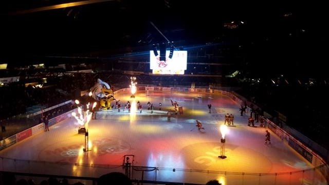 SC Bern defeats Genève-Servette HC 5-3.