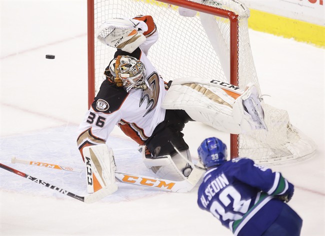 Canucks fall to Ducks on Tuesday night in second-straight loss - image