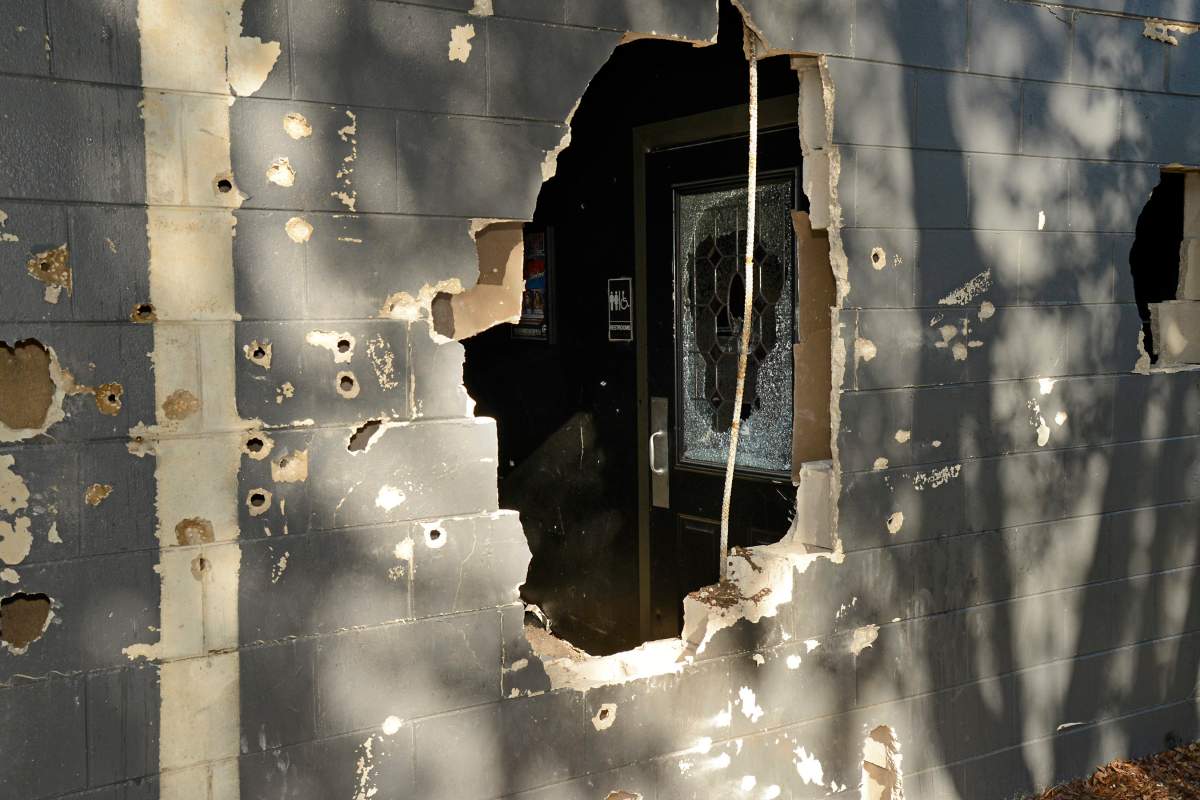 Orlando nightclub shooting photos show how police freed people - image