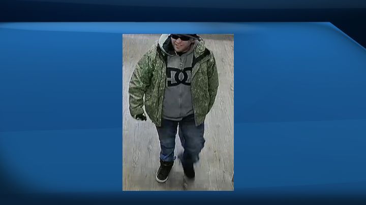 Red Deer liquor store employee assaulted with bear spray: RCMP - image