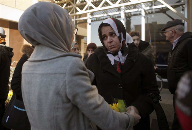 Thousands at Victoria vigil after mosque shooting - image