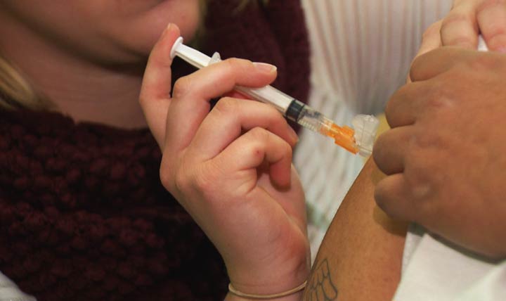 Flu shots and walk-in clinics available in Saskatchewan as cold and flu season rolls in