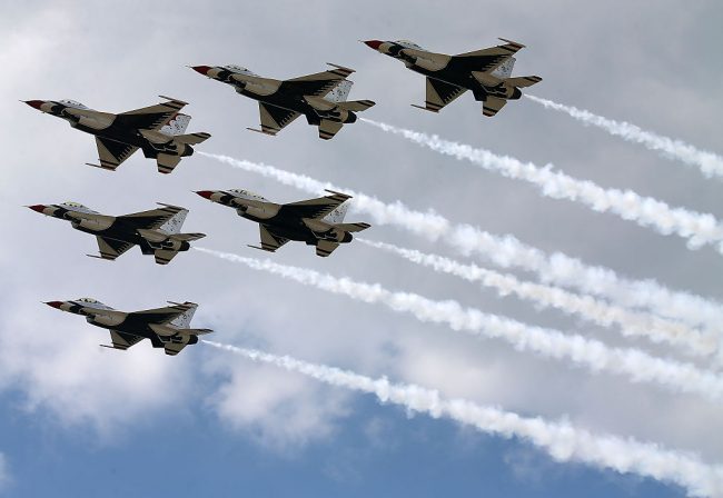 The US Air Force Thunderbirds are seen rehearsing a flying routine, September 18, 2015 in Forestville, Maryland. 