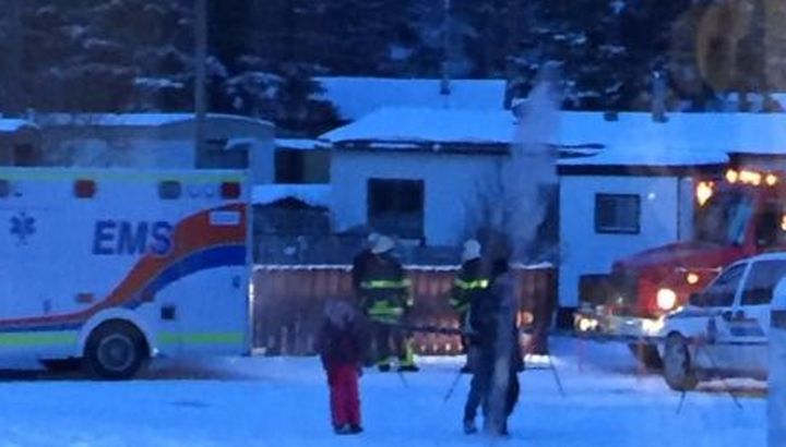 Photo from a Global News viewer in Hinton, Alta. of police activity in a trailer park on Jan. 5, 2017.