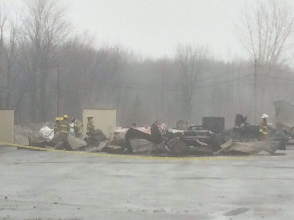 A fire in Kahnawake caused trouble for commuters on the Mercier Bridge, Thursday, Jan. 12, 2017.