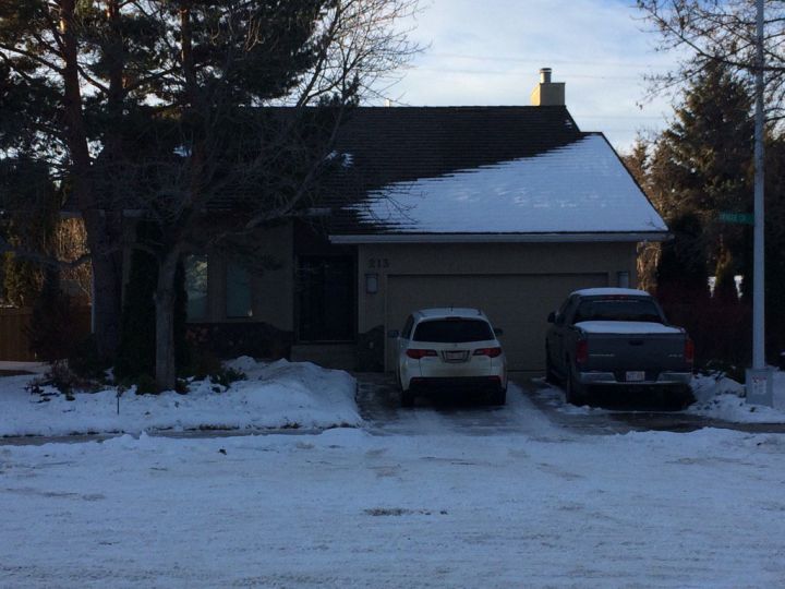 A man and woman who were found dead in a southwest Edmonton home Tuesday, Jan. 17,2017 died as a result of gunshot wounds in an apparent murder-suicide.
