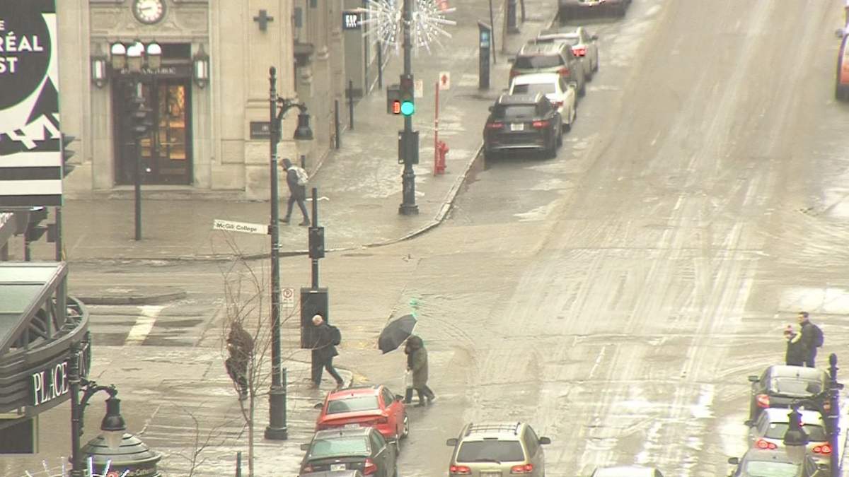 Commuters brave the freezing rain, Tuesday, Jan 24, 2017.