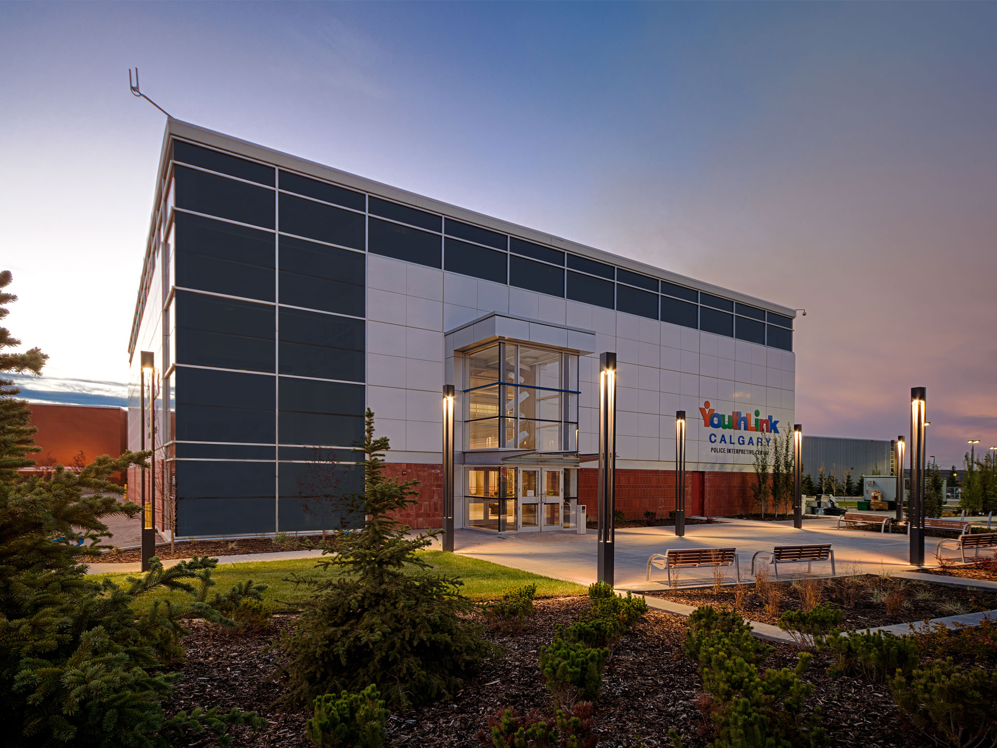 Свързана с полицията в Калгари програма за популяризиране насочена към