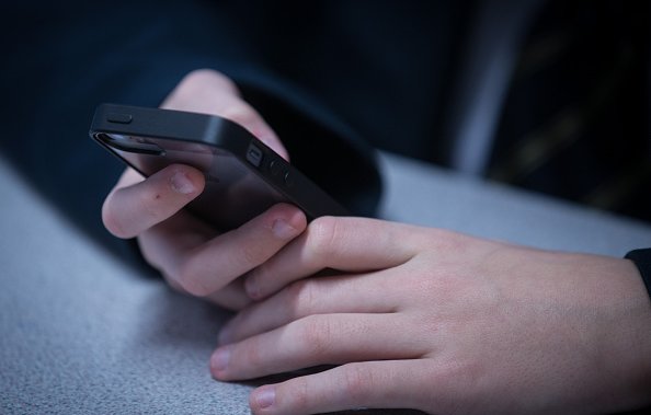 Нова Скотия ограничава използването на мобилни телефони и други мобилни