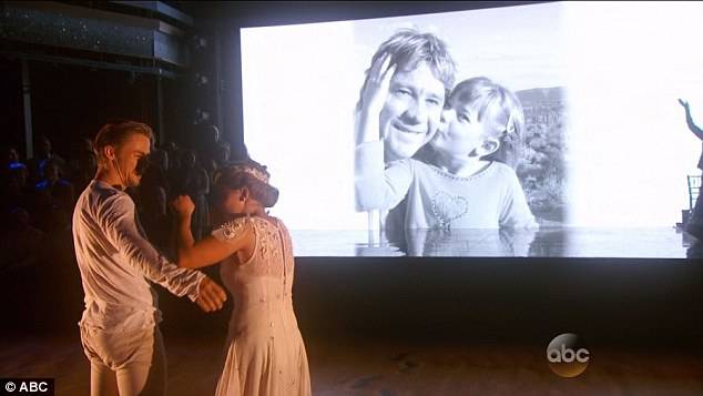 Bindi Irwin honours late father Steve Irwin on his 55th birthday - image
