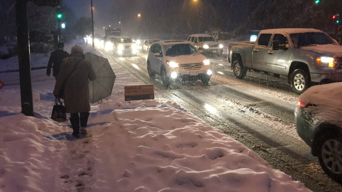 Canada Line delays, snowy weather leads to Monday rush hour chaos - image