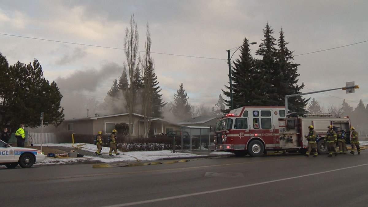 Crews battle basement fire at southwest Calgary home - image
