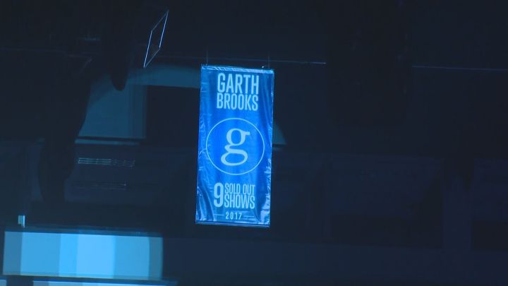 Garth Brooks honoured in Edmonton with banner at Rogers Place