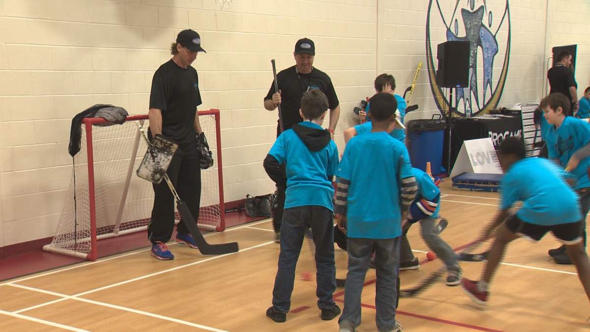 Ryan Smyth and Garth Brooks put on a ProCamp for Teammates for Kids in Edmonton, Feb. 18, 2017.