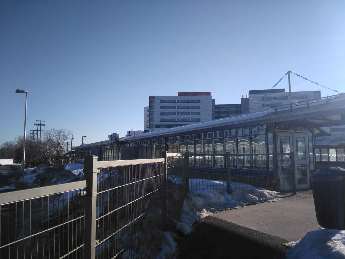 Users say it’s often problematic figuring out how to get from the metro to the superhospital. Monday, Feb. 20, 2017.