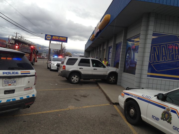 SUV plows into Kelowna auto parts shop Globalnews.ca