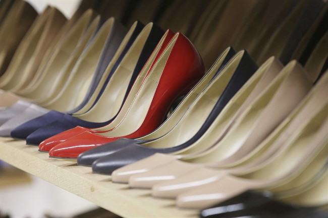 A private members bill that would ban workplaces from mandating employees must wear heels passed its second reading in the Manitoba Legislature Thursday.