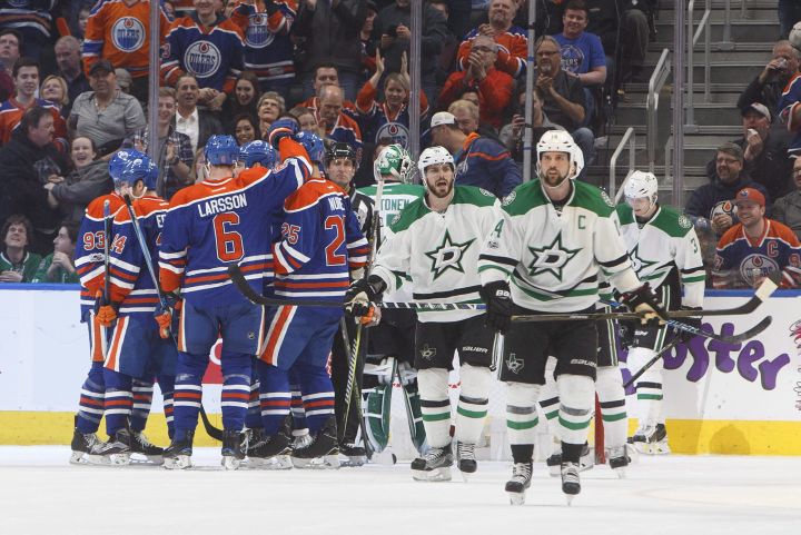 Edmonton Oilers celebrate a goal on the Dallas Stars during third period NHL action in Edmonton, Alta., on Tuesday, March 14, 2017. 