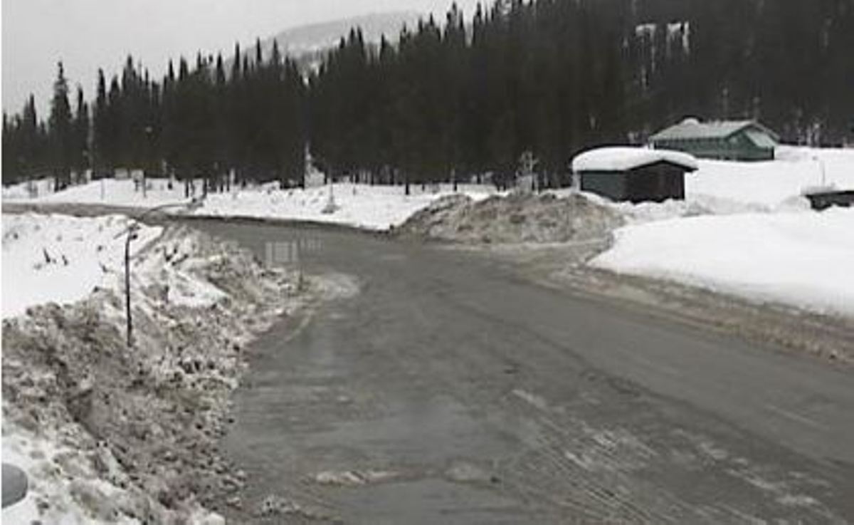 Picture of Kootenay Pass DriveBC webcam.