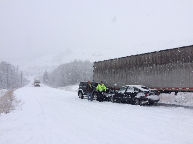 Dust up on the roads from dusting of snow - image