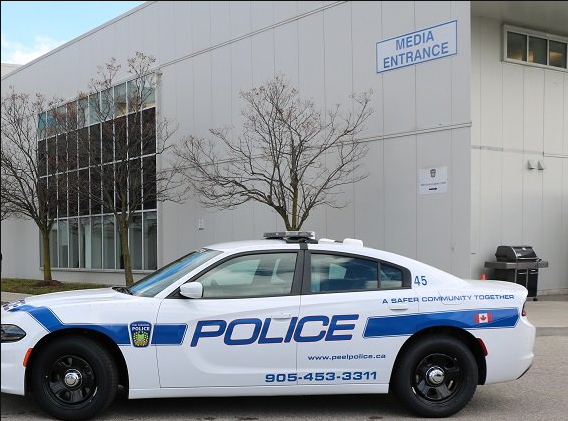 2 arrested in Mississauga after loaded firearm found during traffic stop - image