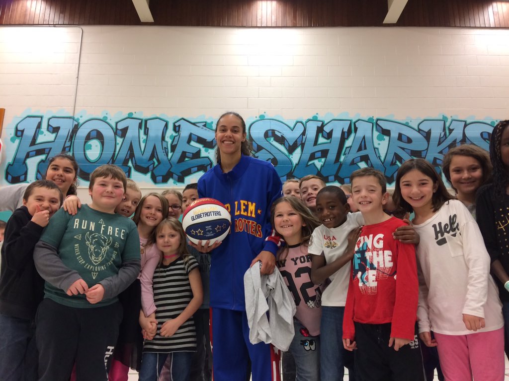 Harlem Globetrotters’ newest star roars through London - image
