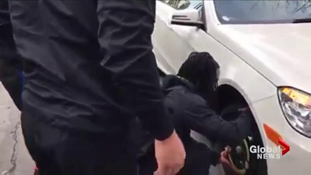 South African rugby sevens team stops to fix Vancouver driver’s flat tire on way to stadium - image