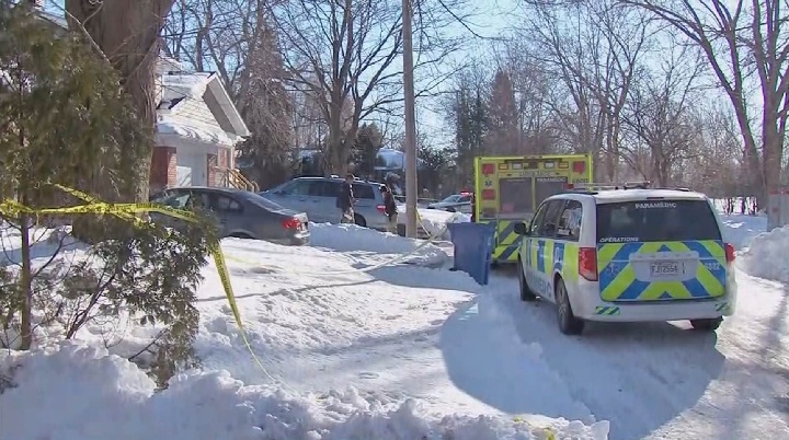 Longueuil police are investigating after an unconscious man was discovered near a residence on Bolton Street in Saint-Lambert.
Sunday, March 19, 2017.