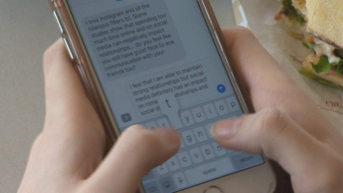 Experts say too much time online can be harmful to your relationships - image