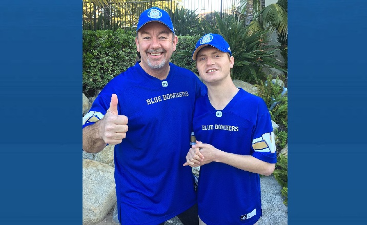 Scott Mortland (left) and his son Gregory (right) live in California, but cheer for a team thousands of kilometres away. 
