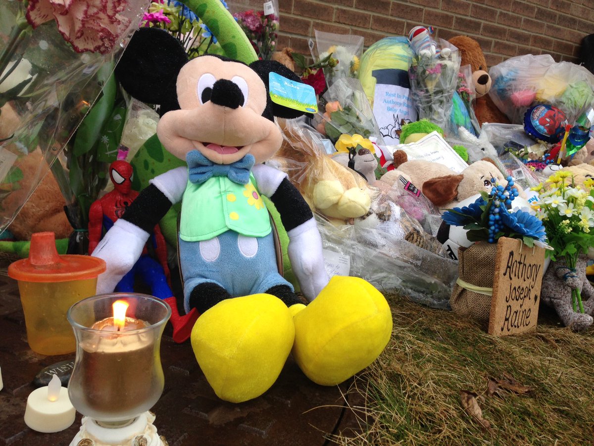 Hundreds attend vigil for toddler Anthony Raine at Edmonton church