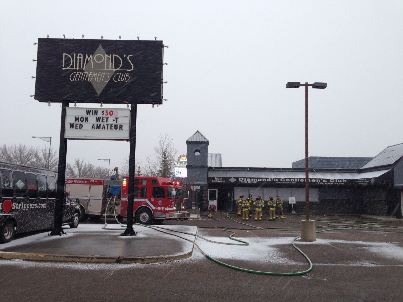 Police investigate Edmonton strip club fire