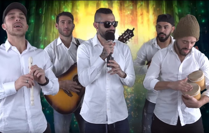 Impact players Hernán Bernardello, Andrés Romero, Víctor Cabrera, Adrián Arregui and star midfielder Ignacio "Nacho" Piatti, pretend to be musicians. Saturday, April 1, 2017.