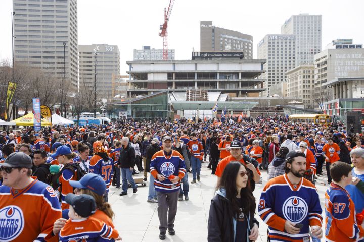 Oilers 'Orange Crush' has Edmonton retailers seeing green