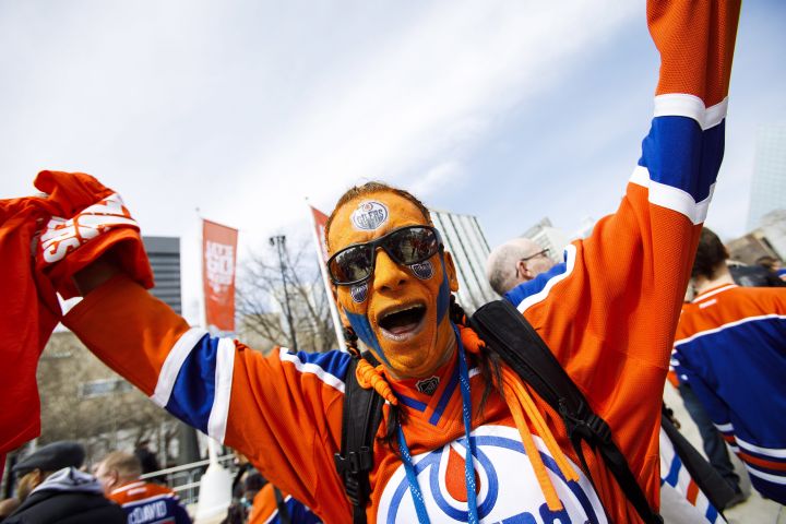 Edmonton Oilers fan rally transforms Churchill Square into sea of orange -  Edmonton