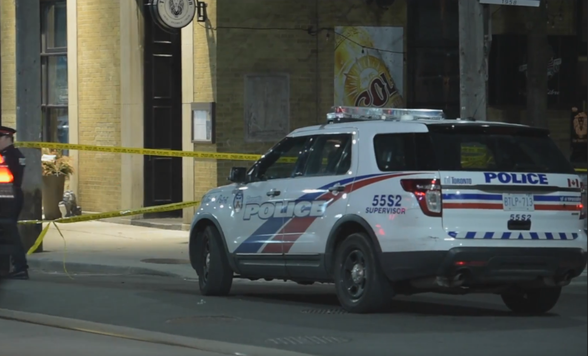 The scene of a stabbing on Queen Street early Saturday morning. Andrew Collins/Global News.