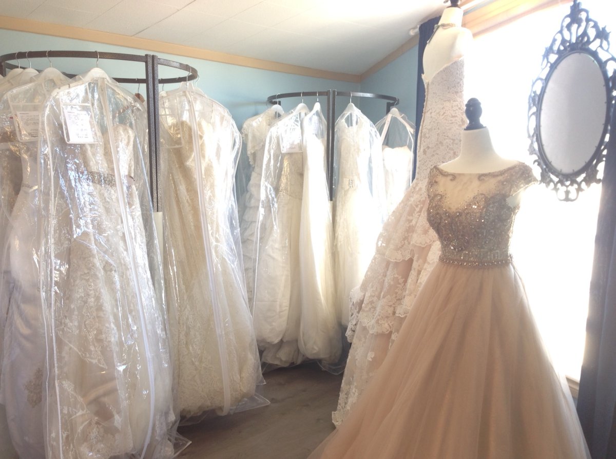 Winnipeg women starts consignment wedding dress business to help locals.