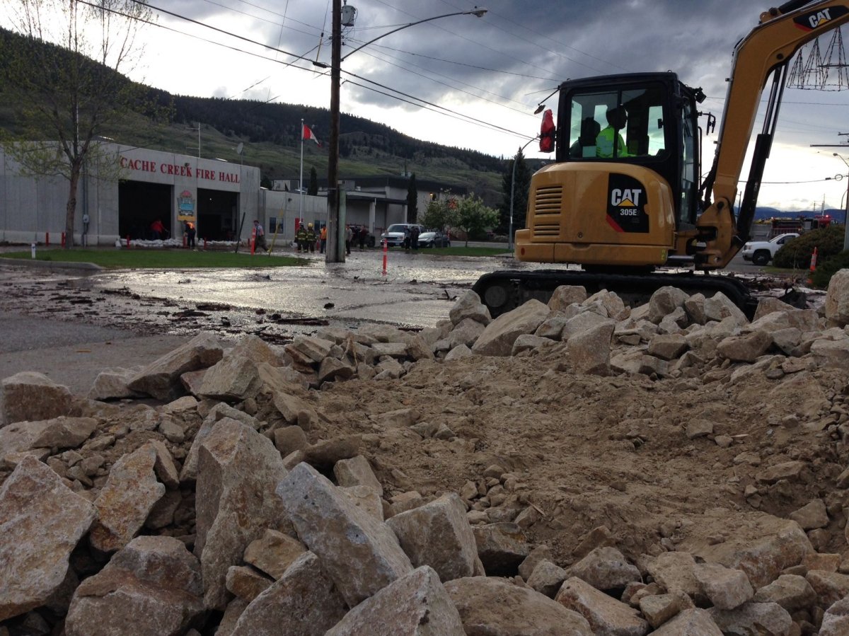 Search for missing Cache Creek fire chief resumes Globalnews.ca