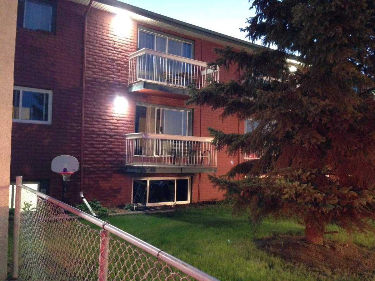 Fire crews were called to to the Southern Belle Condominiums at 3720 118 Ave. in northeast Edmonton early Wednesday morning. May 18, 2017.