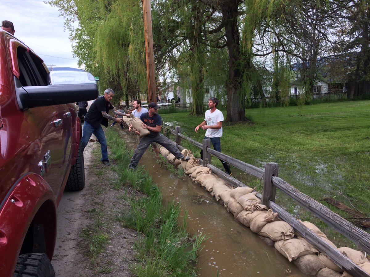 Residents in Lake Country prepare for potentially devastating floods.