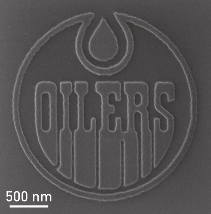 A team of nanotechnology experts created an Edmonton Oilers logo out of nanomaterial. It\’s 40 times smaller than the width of a human hair.